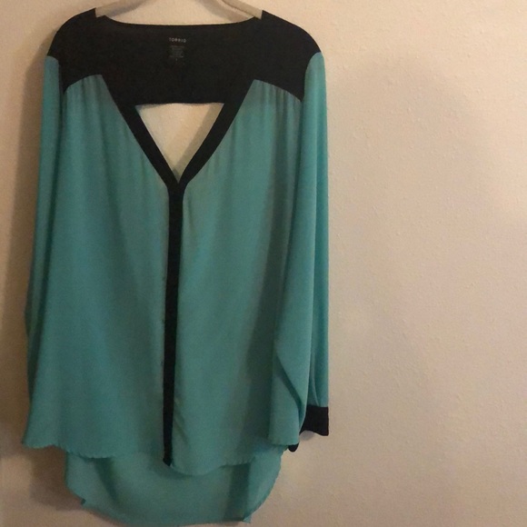 torrid Tops - Mint & Black Torrid Size 2 open back blouse.